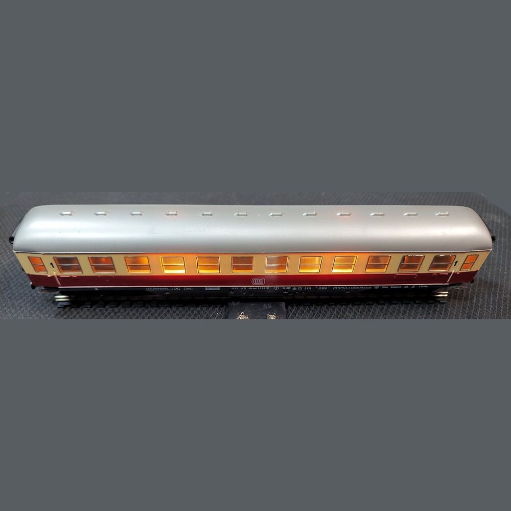 FLEISCHMANN PASSENGER CAR HO VINTAGE 1960 1500T Lighted